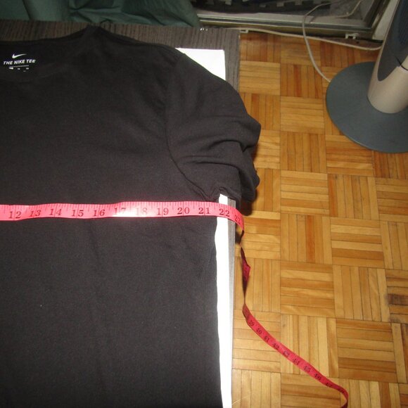 Nike Tee Shirt - XL - Picture 5 of 6